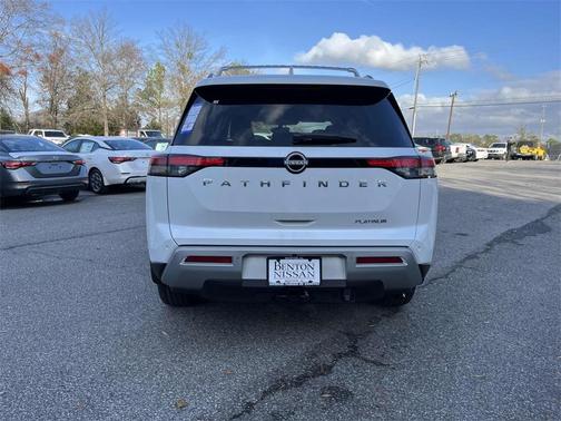 2025 Nissan Pathfinder Platinum