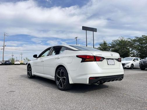 2025 Nissan Altima SR