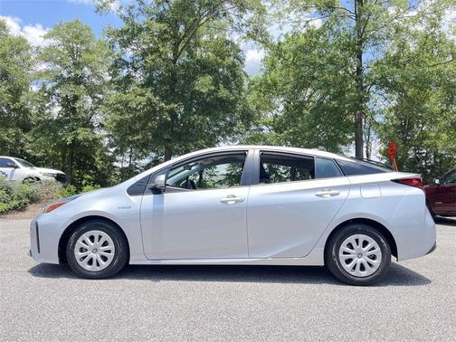 2022 Toyota Prius LE