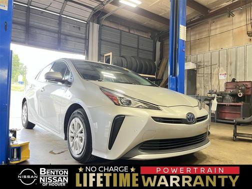 2022 Toyota Prius LE