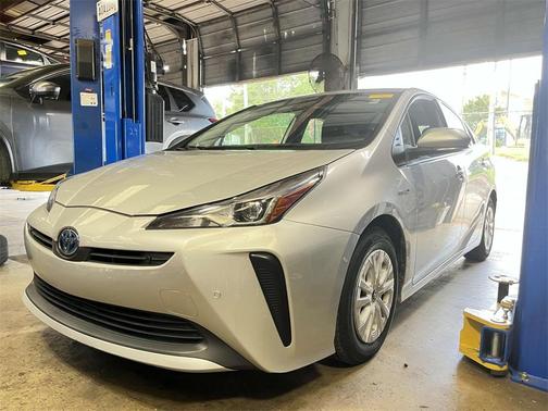 2022 Toyota Prius LE