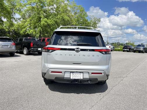2024 Nissan Pathfinder Platinum