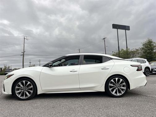 2022 Nissan Maxima Platinum