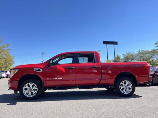 2024 Nissan Titan XD SV