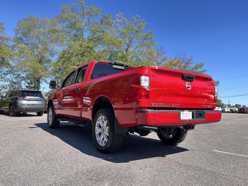 2024 Nissan Titan XD SV