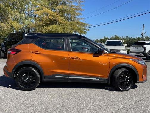 2023 Nissan Kicks SR