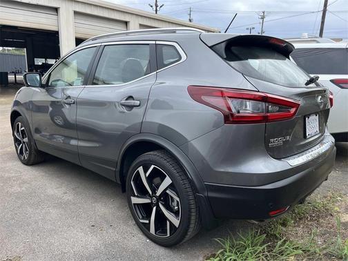2022 Nissan Rogue Sport SL