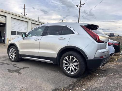 2022 Cadillac XT4 Premium Luxury