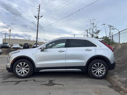 2022 Cadillac XT4 Premium Luxury
