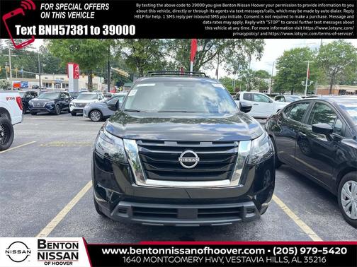 2023 Nissan Pathfinder SV