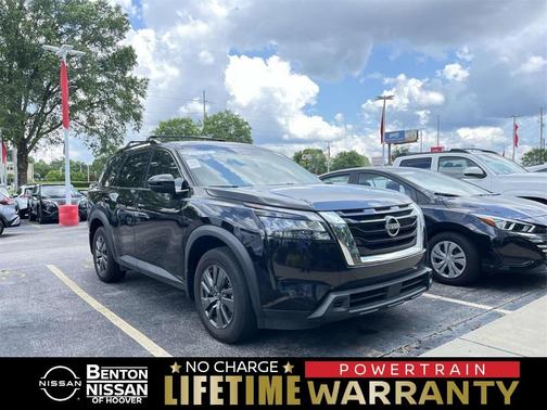 2023 Nissan Pathfinder SV