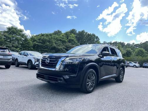 2023 Nissan Pathfinder SV