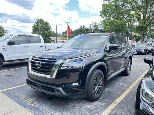 2023 Nissan Pathfinder SV
