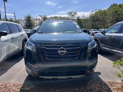 2022 Nissan Pathfinder SL