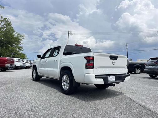 2024 Nissan Frontier SV