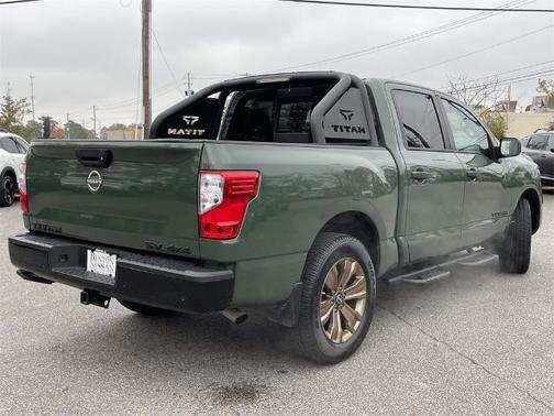 2024 Nissan Titan SV