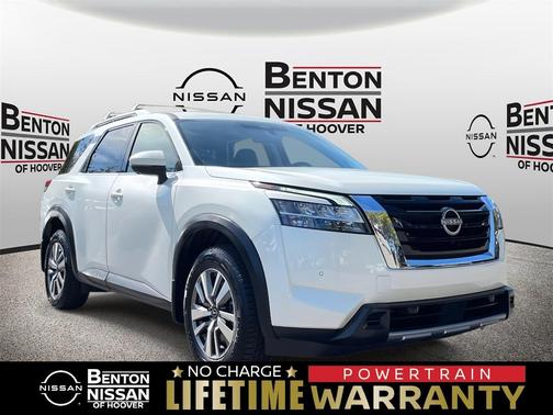 2023 Nissan Pathfinder SL