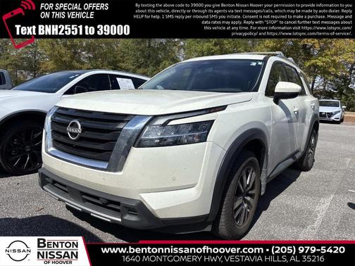 2023 Nissan Pathfinder SL