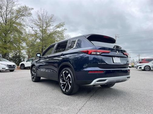 2024 Mitsubishi Outlander SE