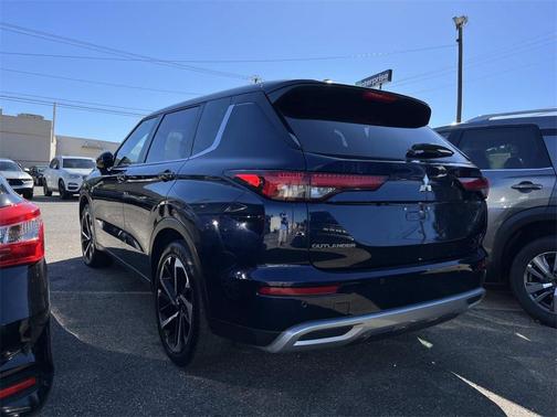 2024 Mitsubishi Outlander SE