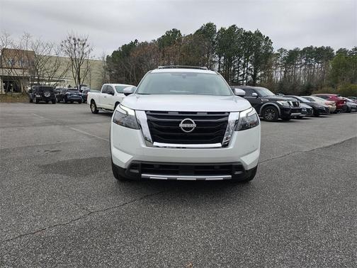 2025 Nissan Pathfinder Platinum