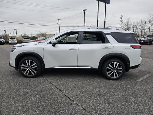 2025 Nissan Pathfinder Platinum