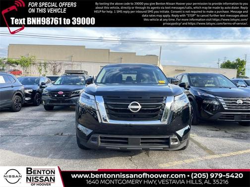 2025 Nissan Pathfinder SV