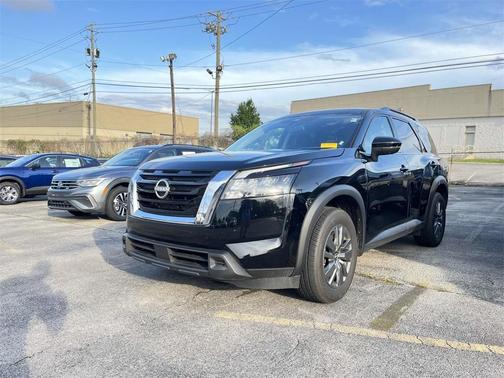 2025 Nissan Pathfinder SV