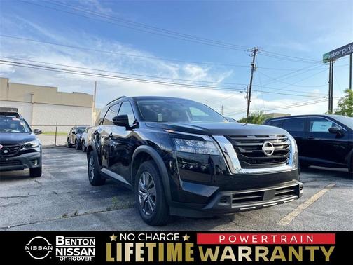 2025 Nissan Pathfinder SV