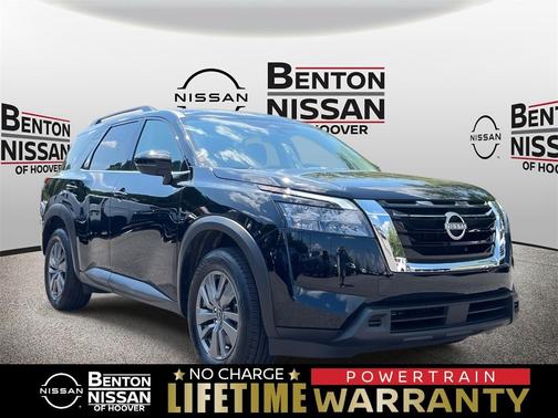 2025 Nissan Pathfinder SV