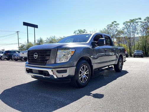2024 Nissan Titan SV