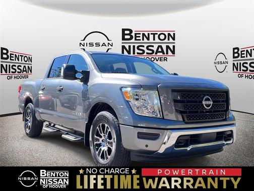 2024 Nissan Titan SV