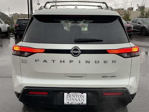 2024 Nissan Pathfinder SV