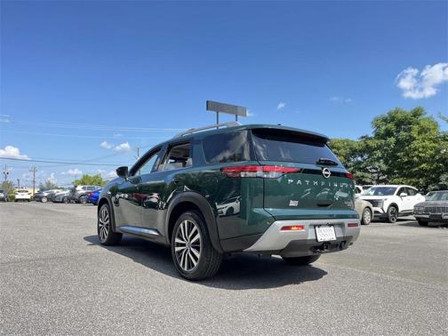 2022 Nissan Pathfinder Platinum
