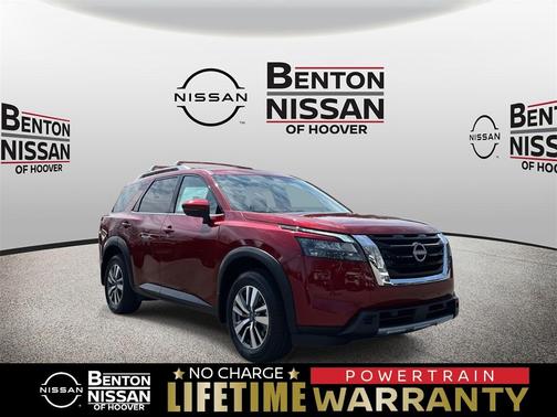 2025 Nissan Pathfinder SL