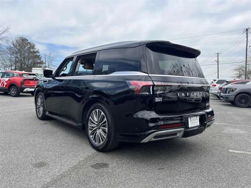 2025 INFINITI QX80 Luxe