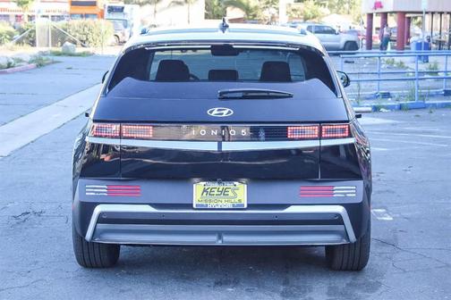 2025 Hyundai IONIQ 5 SEL