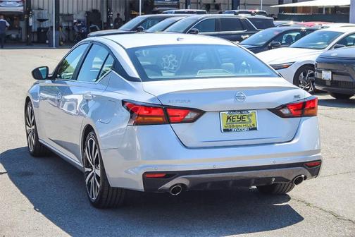 2021 Nissan Altima 2.5 SR