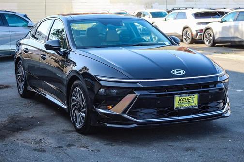 2025 Hyundai SONATA Hybrid Limited