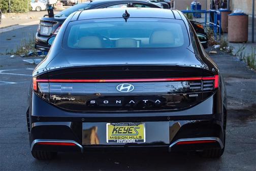 2025 Hyundai SONATA Hybrid Limited
