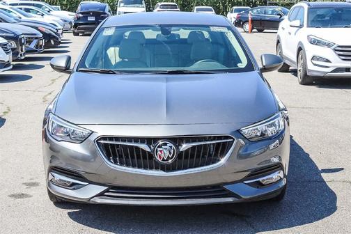 2019 Buick Regal Sportback Essence
