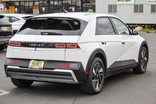 2025 Hyundai IONIQ 5 SE