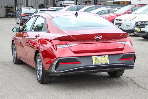 2024 Hyundai ELANTRA HEV Blue