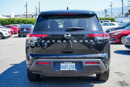 2022 Nissan Pathfinder S