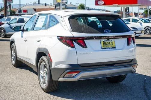 2025 Hyundai TUCSON SE