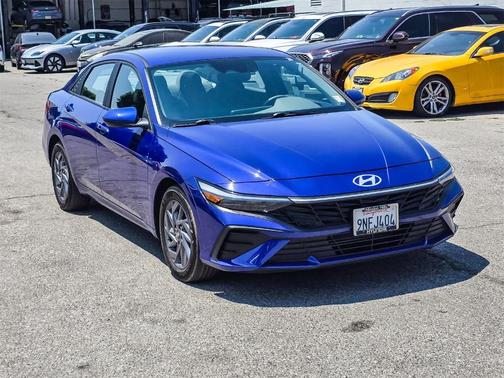 2024 Hyundai ELANTRA SEL