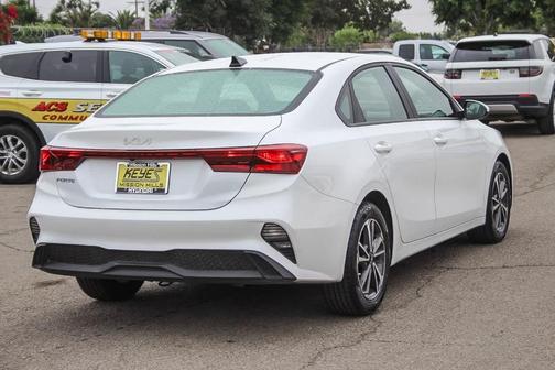 2022 Kia Forte LXS