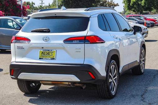 2023 Toyota Corolla Cross XLE