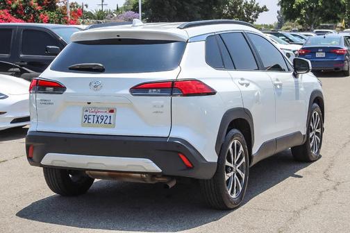 2023 Toyota Corolla Cross XLE