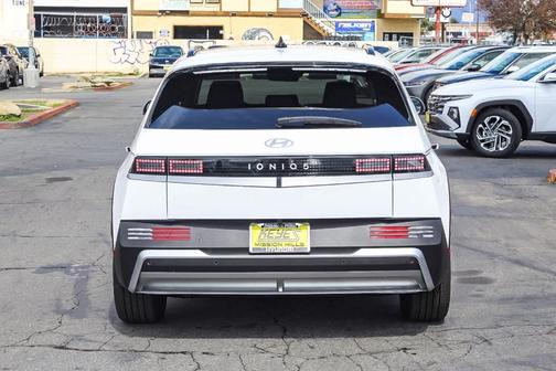 2025 Hyundai IONIQ 5 SEL